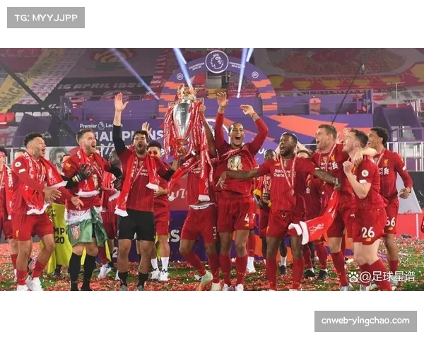 更衣室故事：埃弗顿绝平后，球员与工作人员相拥庆祝